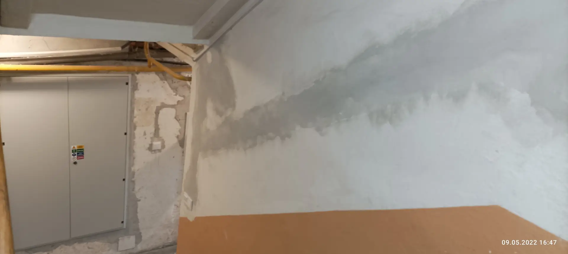 Hlavní domovní rozvaděč při rekonstrukci suterénu