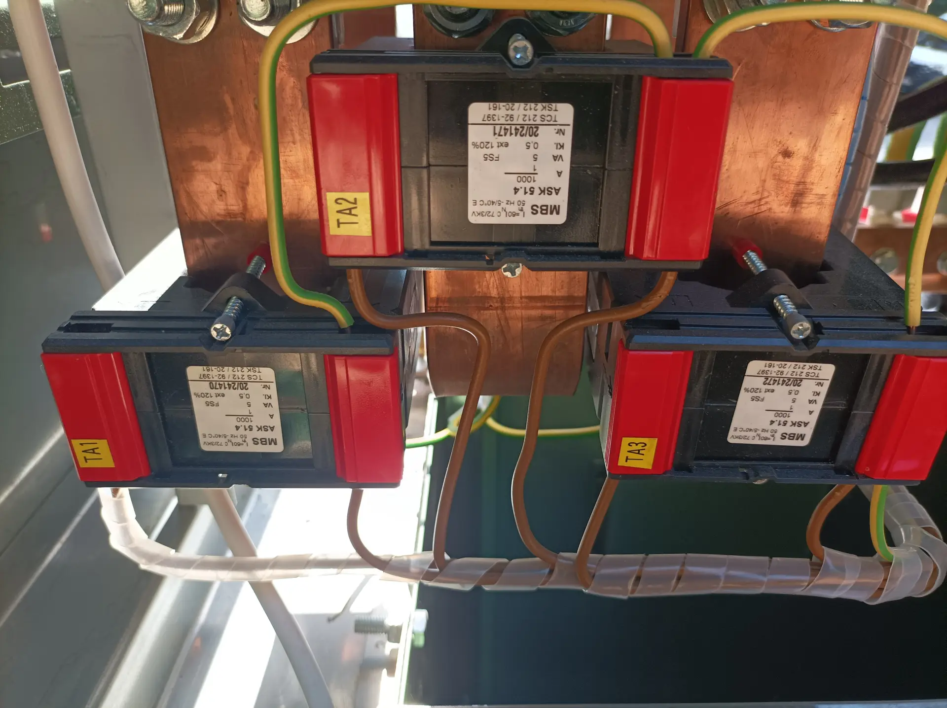 Měřicí transformátory proudu a měděné přípojnice