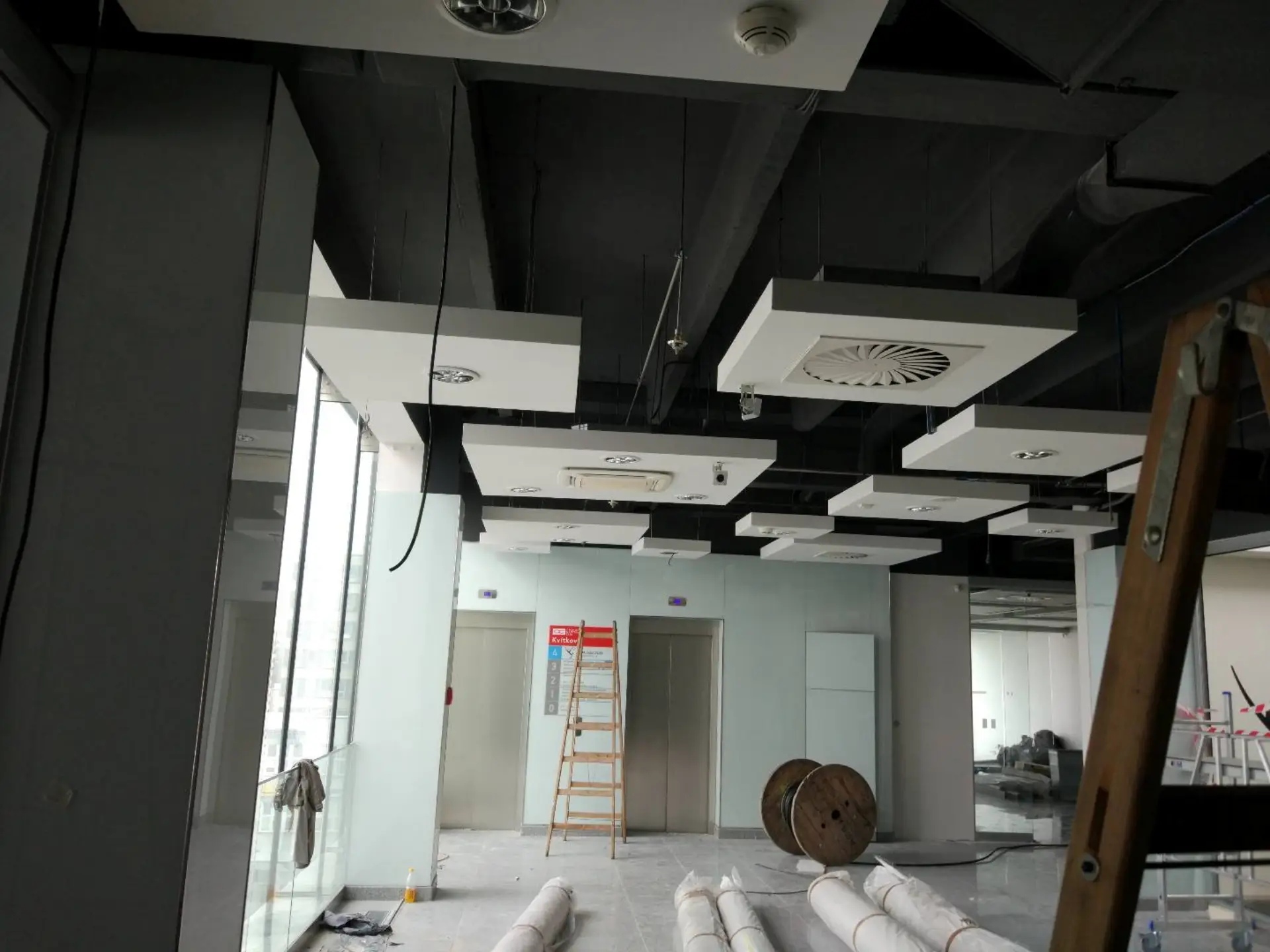 Montáž vzduchotechniky a klimatizace v administrativní budově