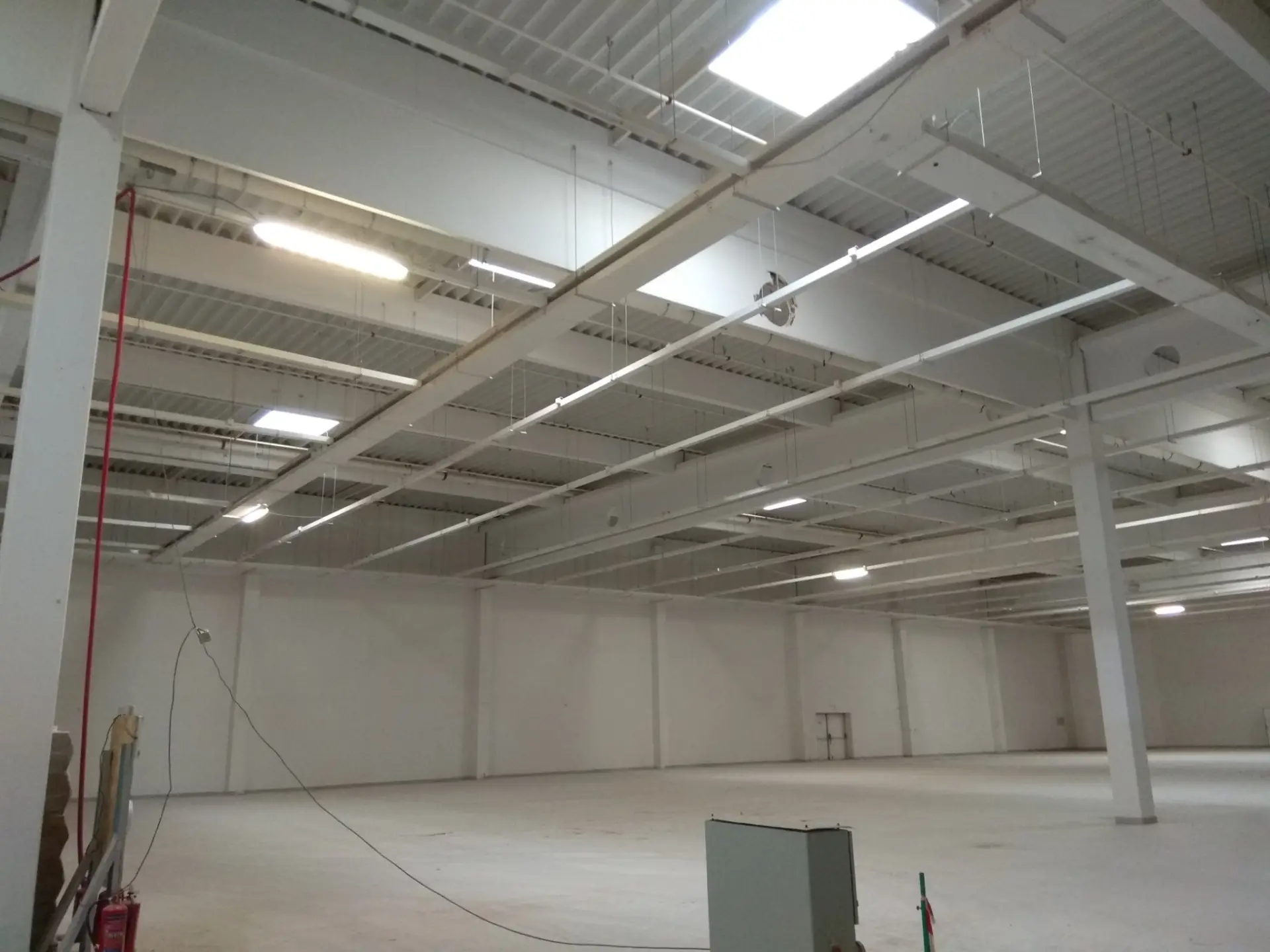 Celkové osvětlení průmyslové haly