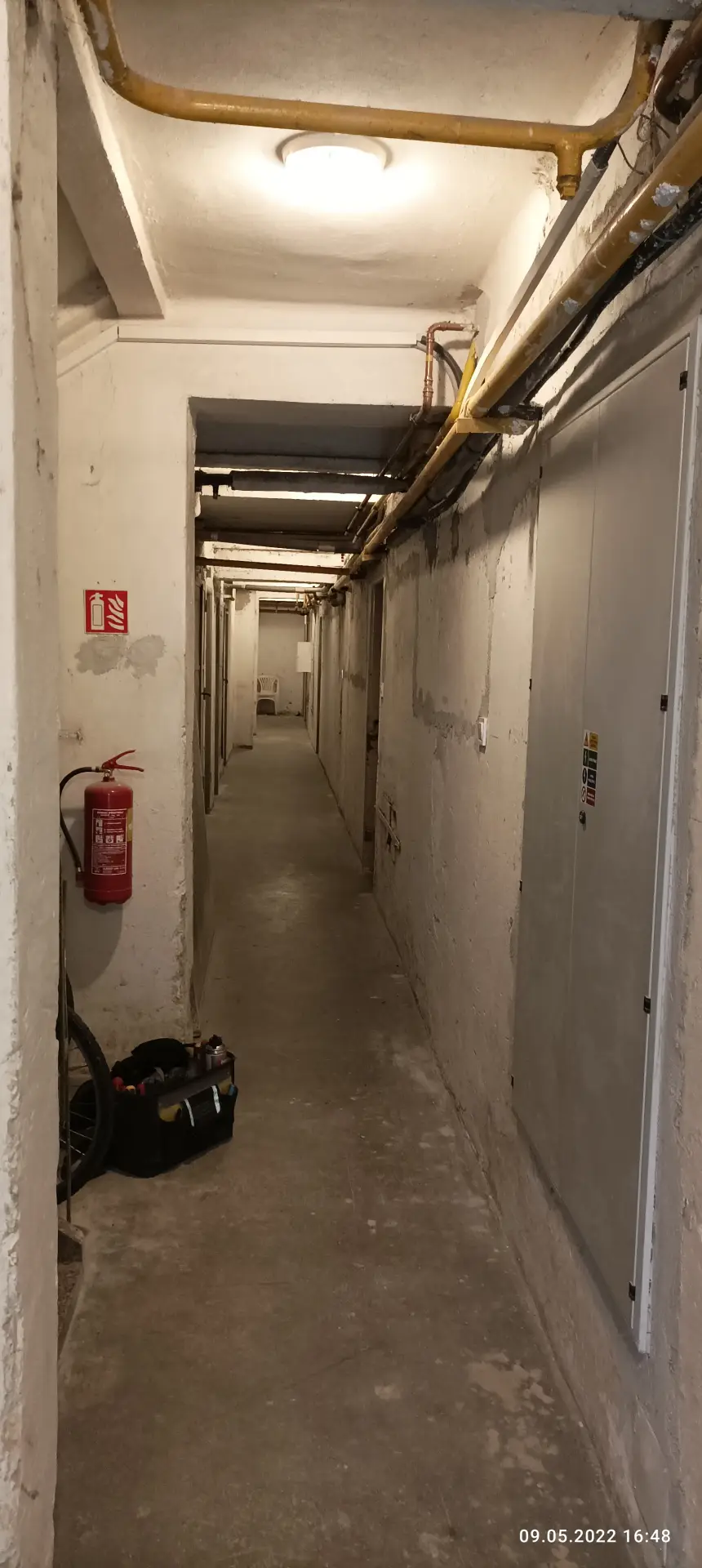 Osvětlení a rozvaděče v rekonstruovaném suterénu