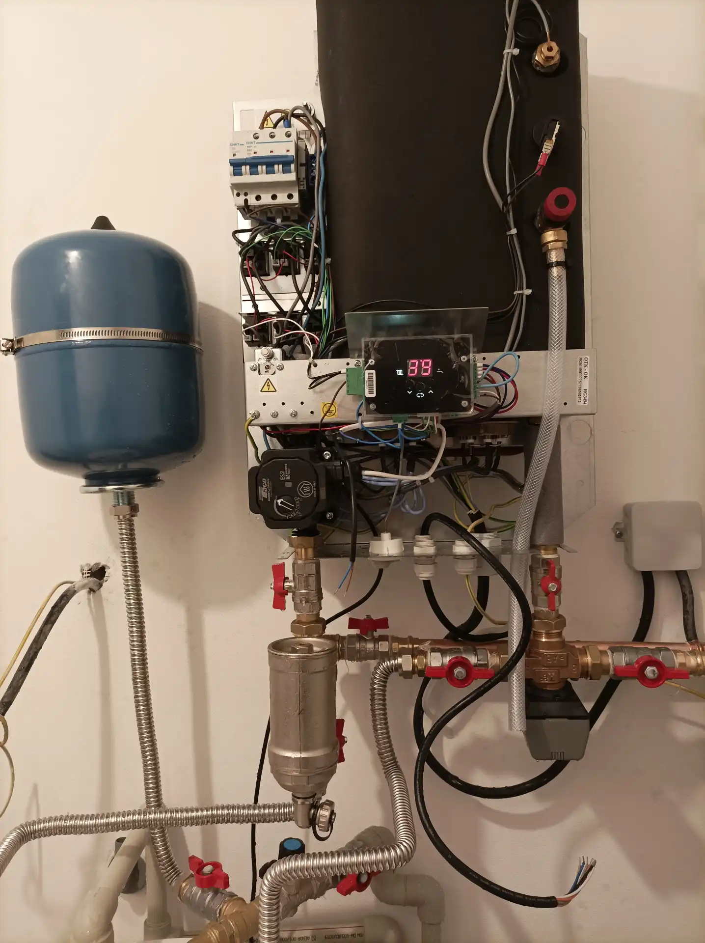 Elektrický konvektor pro rychlý ohřev místnosti