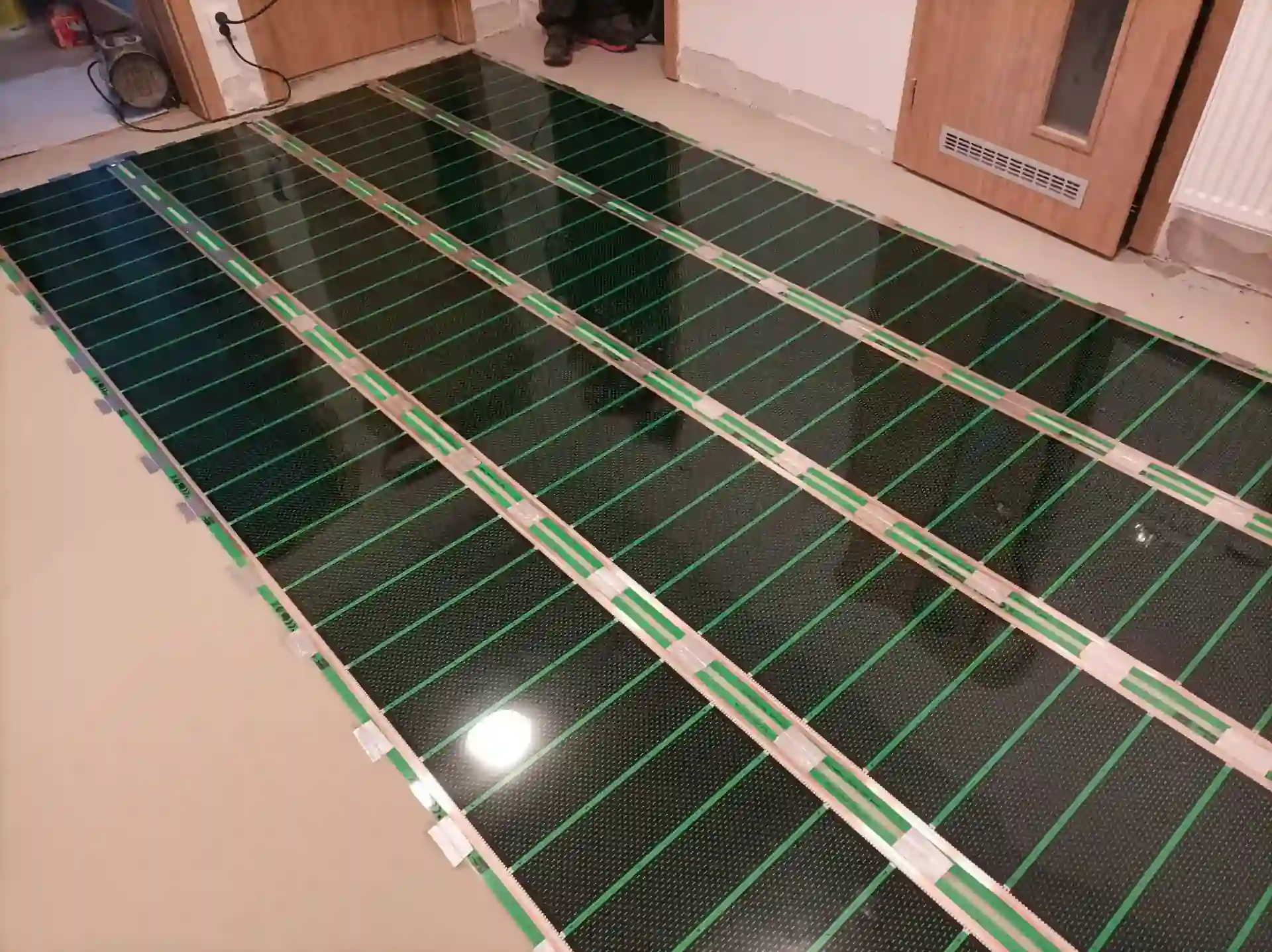 Koupelnový otopný žebřík pro elektrické vytápění koupelny