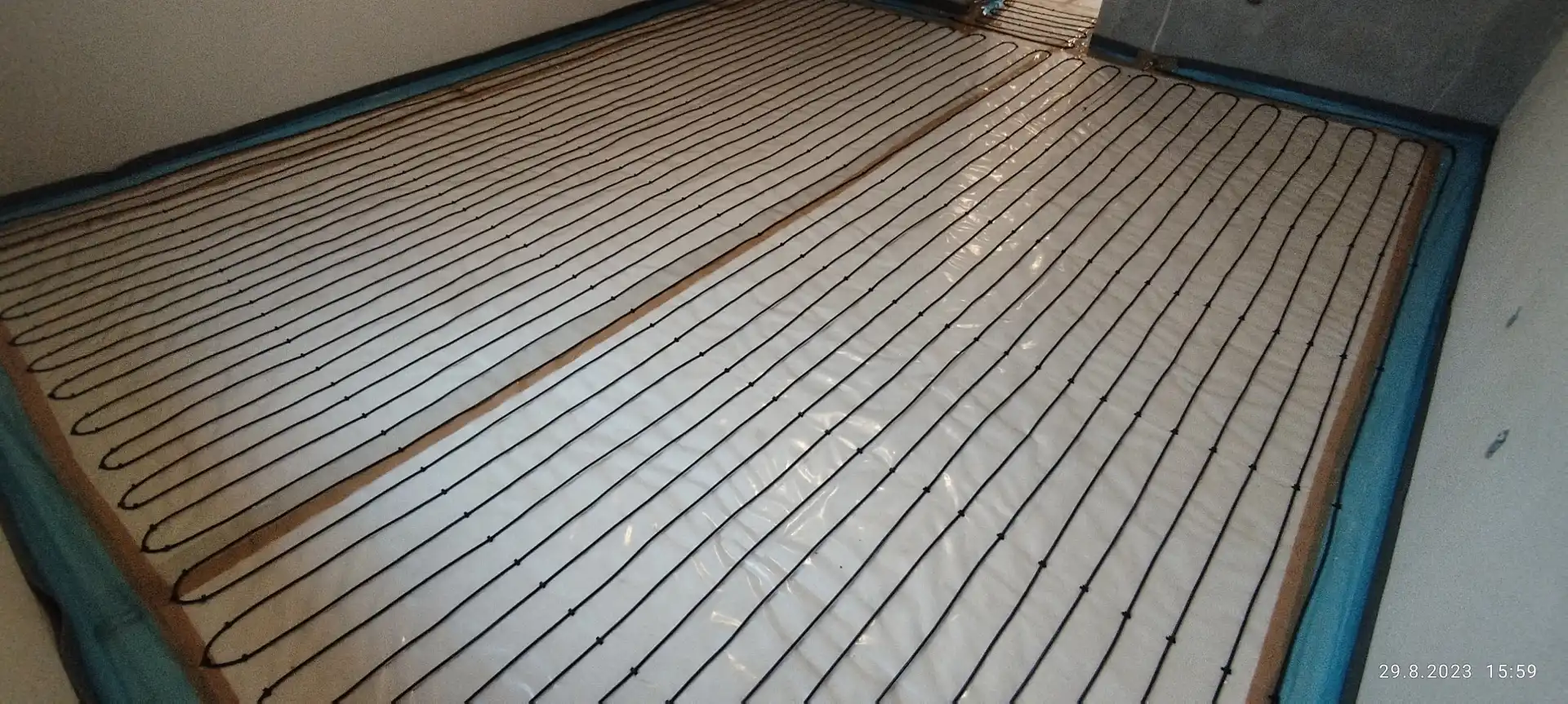 Pokojový termostat pro chytré ovládání elektrického topení