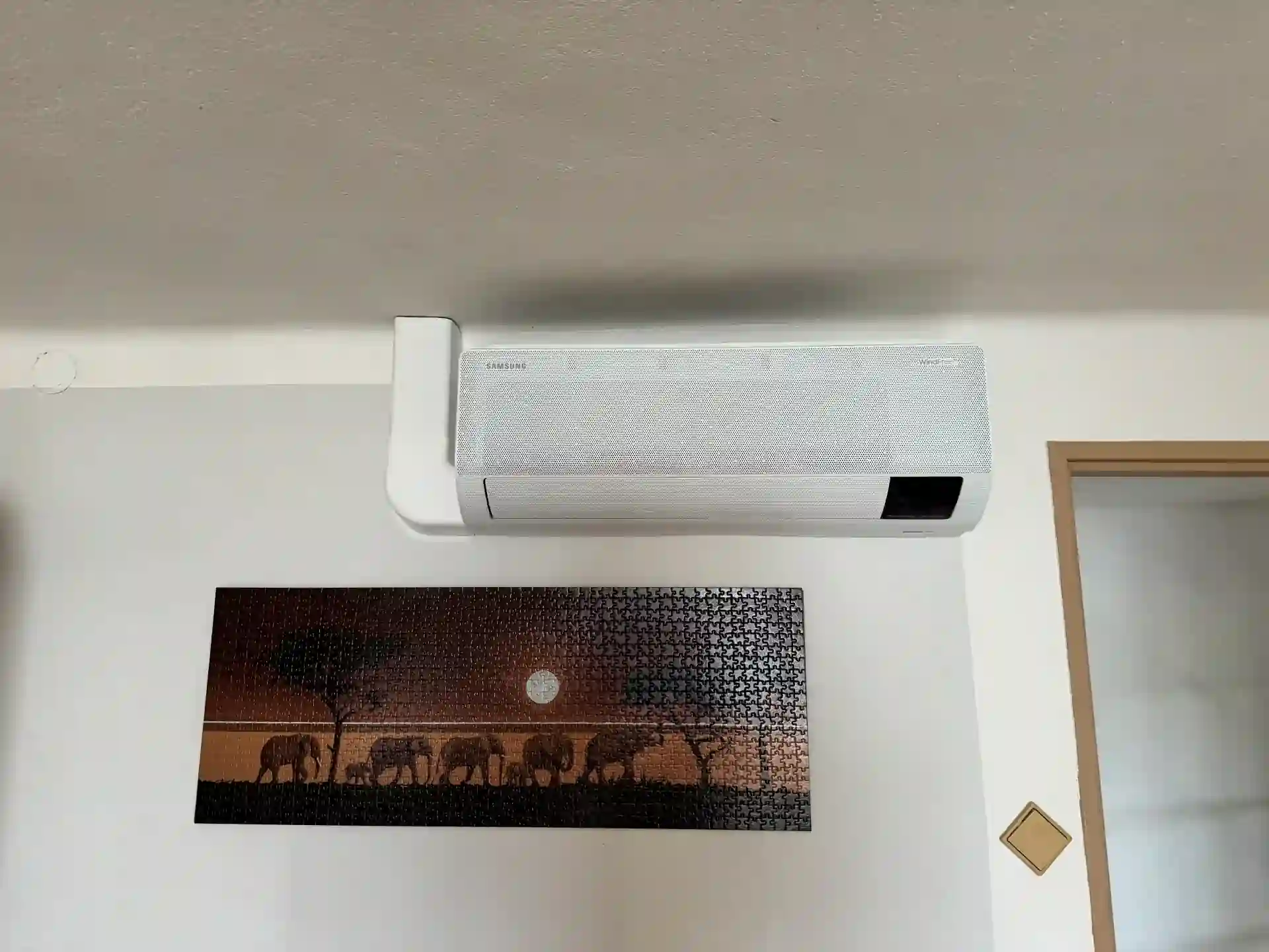 Nástěnná jednotka Samsung WindFree pro komfortní chlazení bez průvanu
