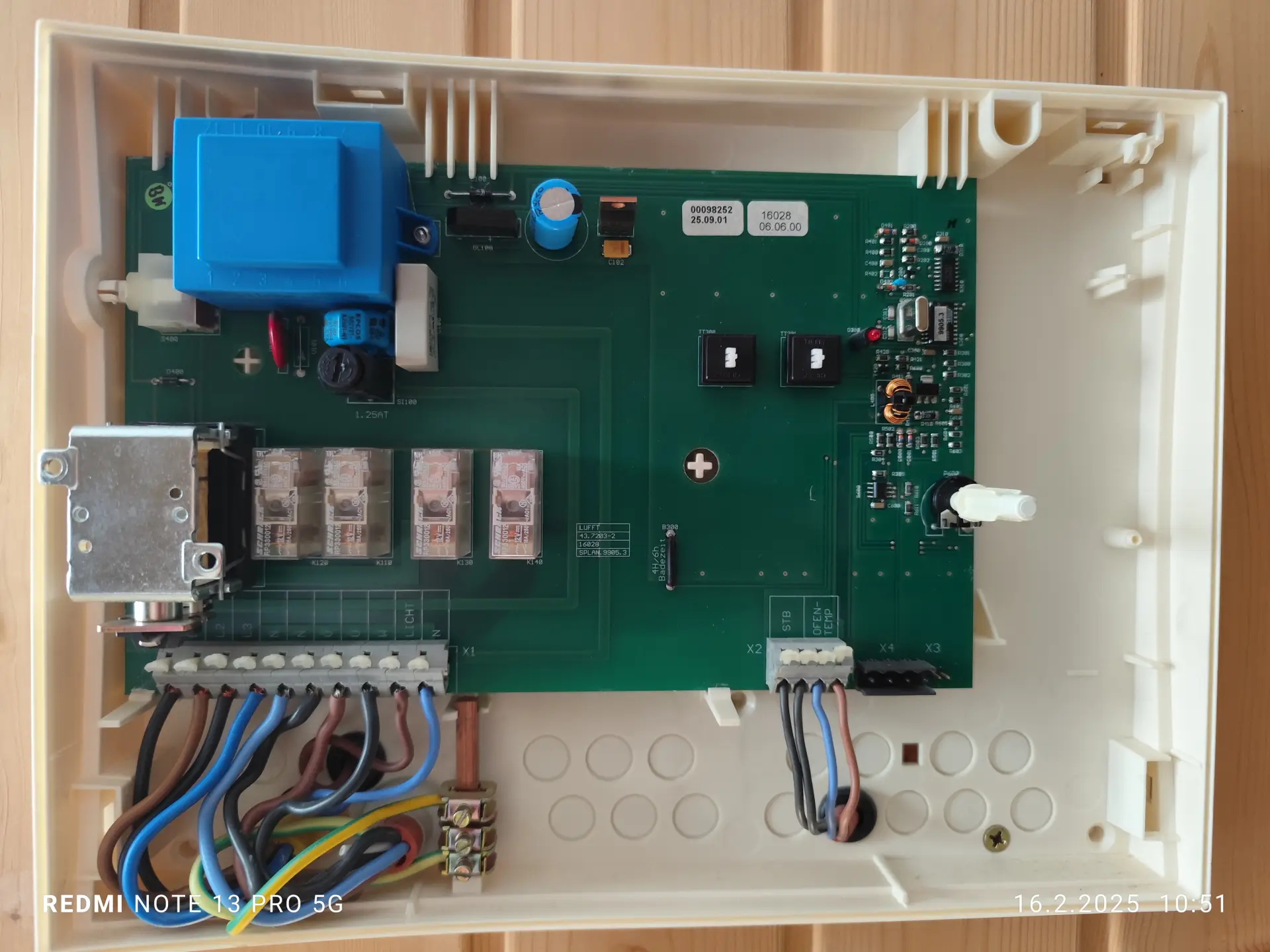 Detail zapojení elektroniky a řídicí jednotky vytápění