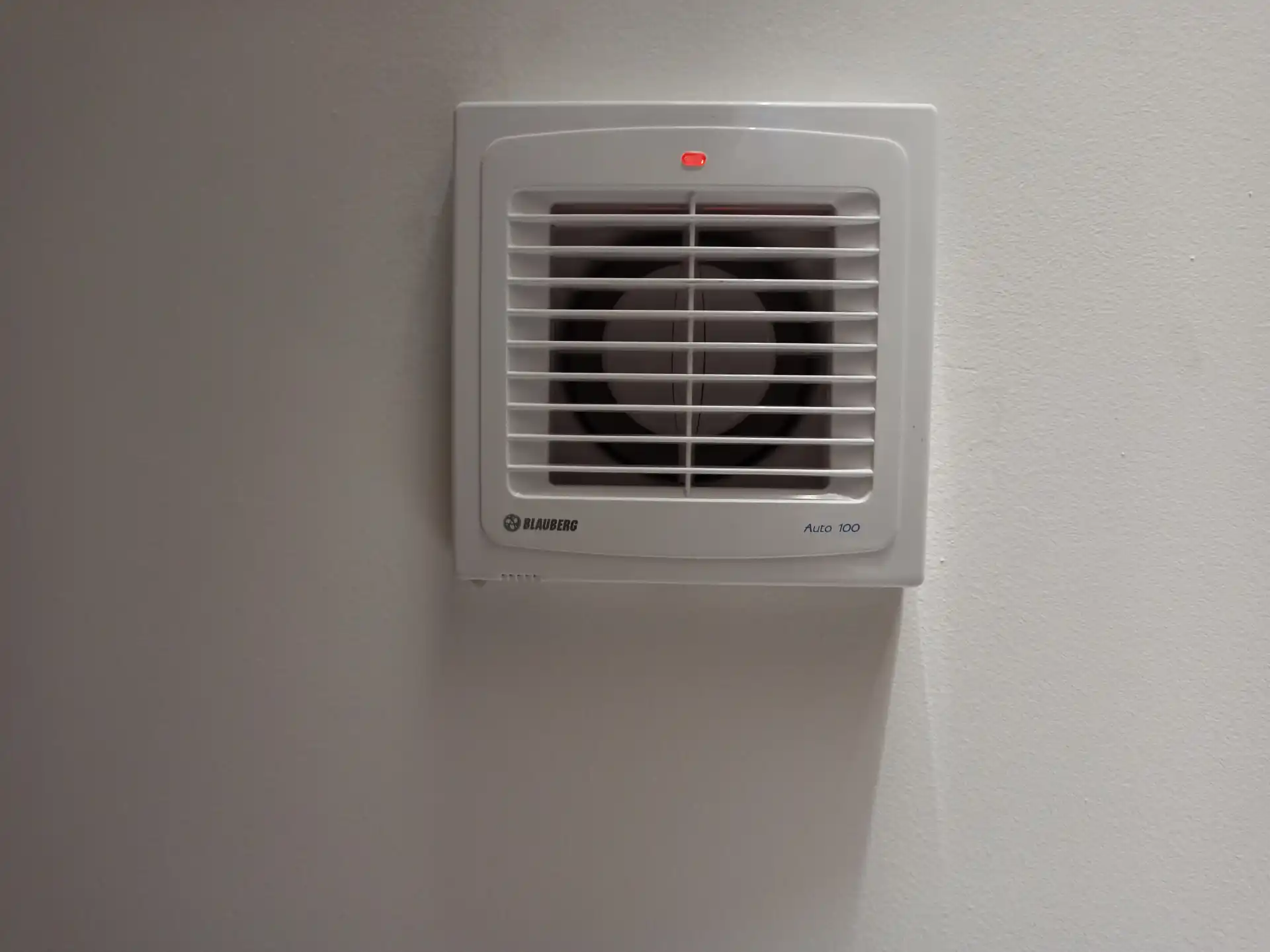 Koupelnový ventilátor Blauberg pro efektivní odsávání vlhkosti