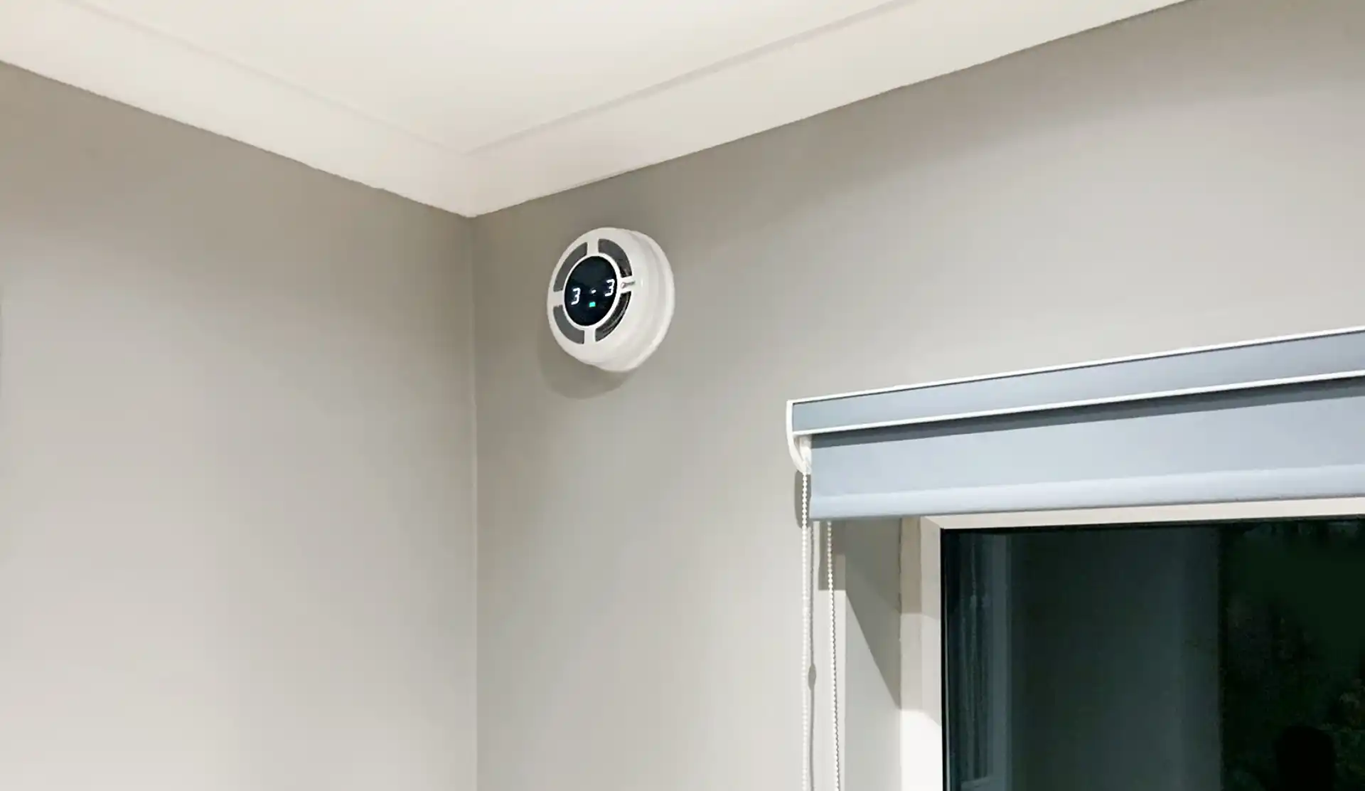 Nástěnná rekuperace zapadající do moderního interiéru bytu