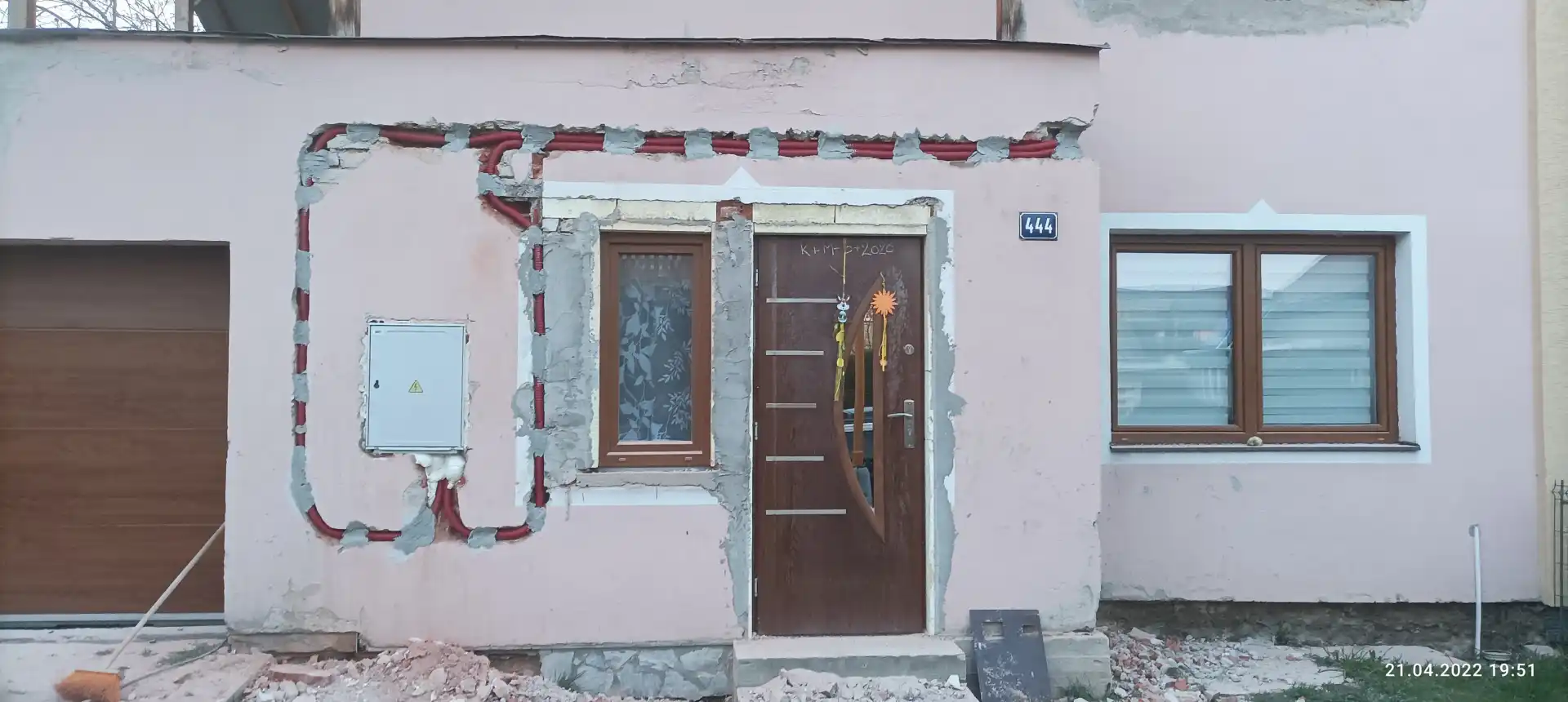 Celkový pohled na otevřený rozvaděč pro rodinný dům