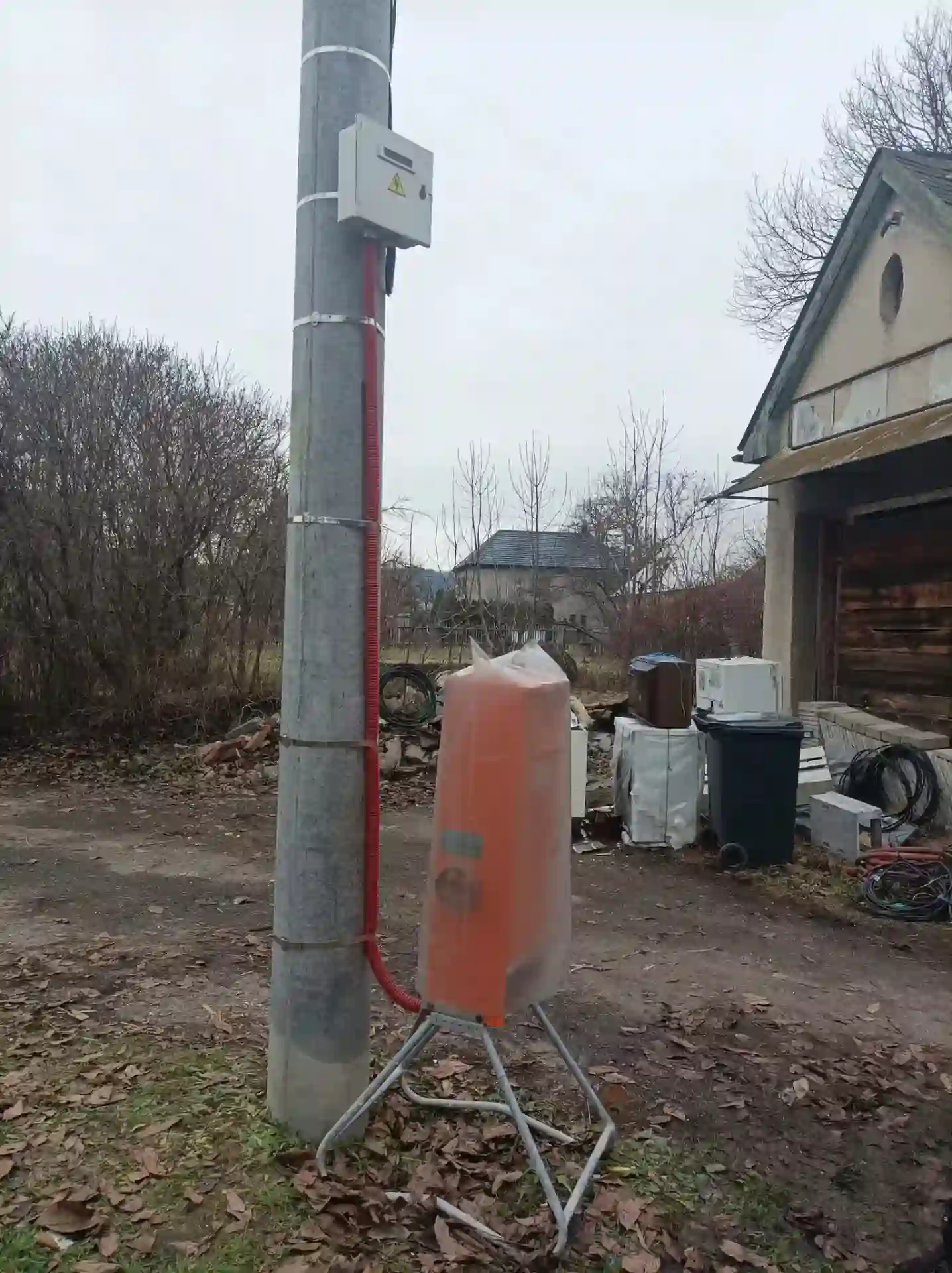 Detailní práce při drátování vnitřní elektroinstalace