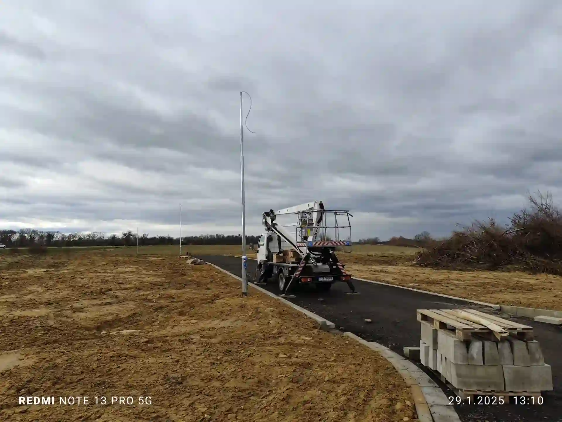 Výstavba nového osvětlení u obecní komunikace